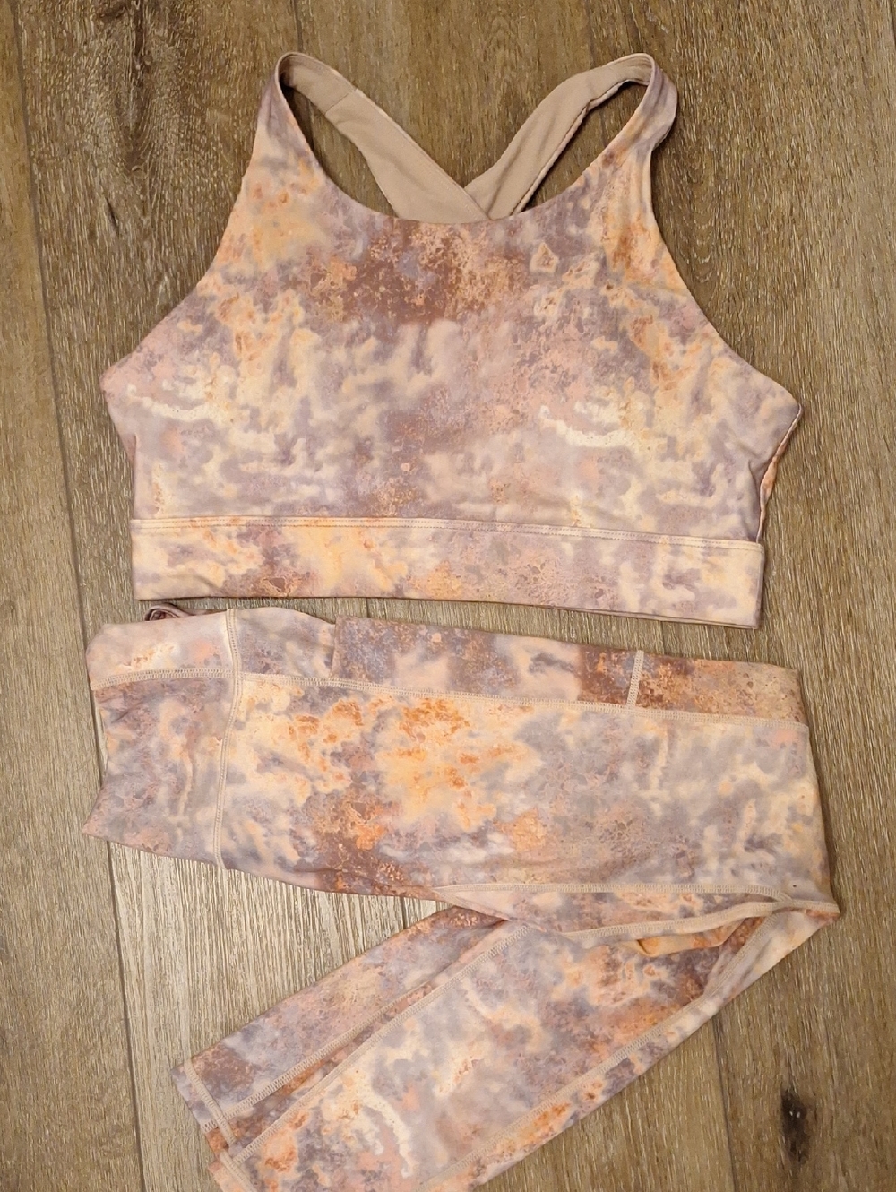 Fabletics Marble sports bra & leggings L top S Bottom